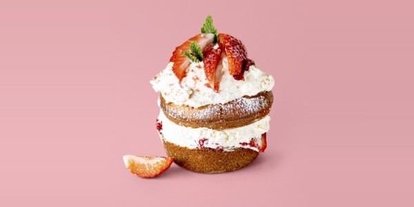 Una tarta de fresas y nata